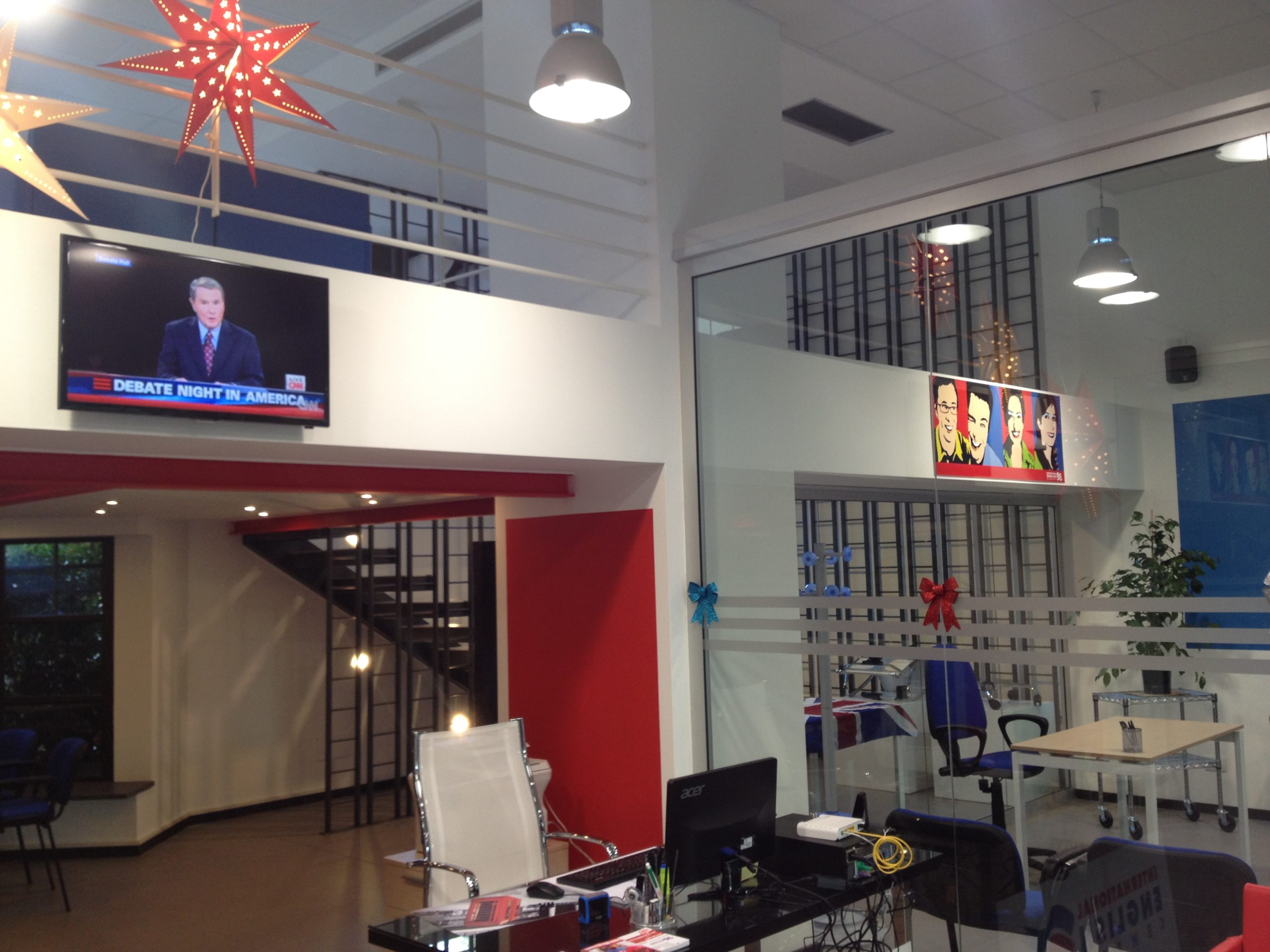 La foto ritrae l'interno della scuola di inglese International English Centre di Monza
